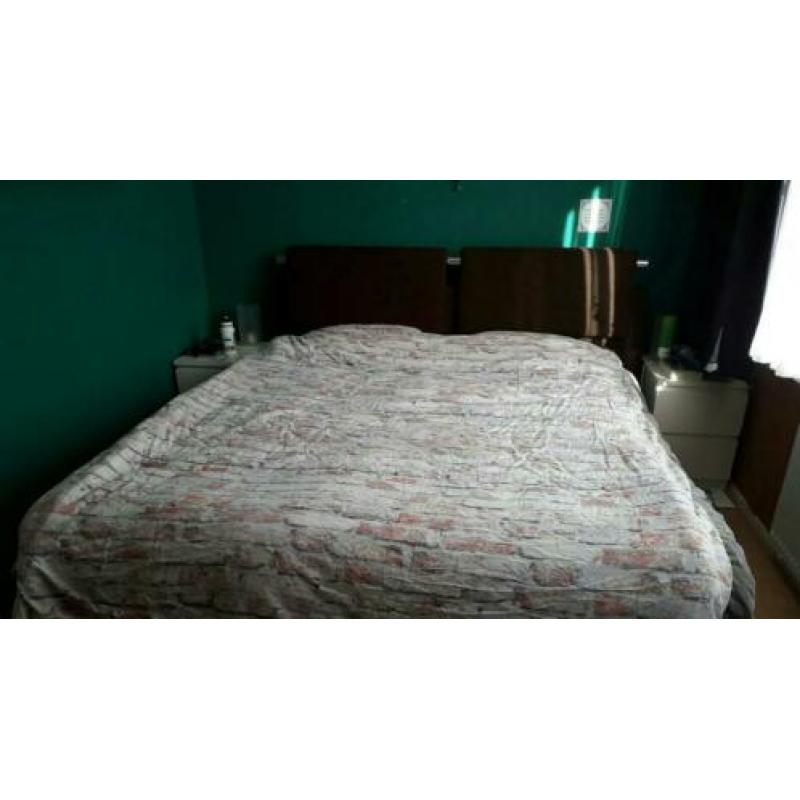 **Gratis** 2 pers. Boxspring met pocketvering matras.