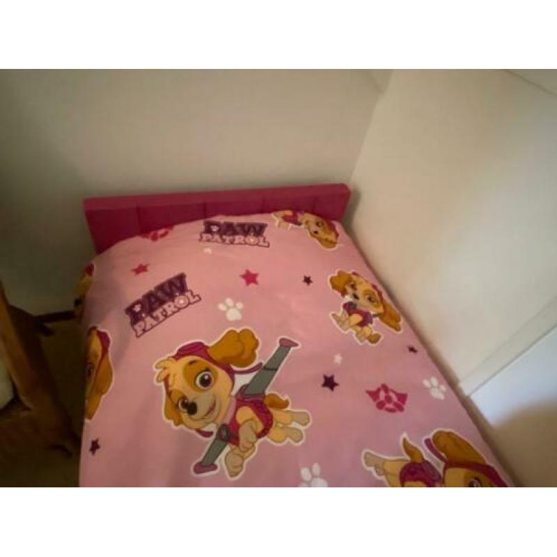 Bed incl matras nieuw