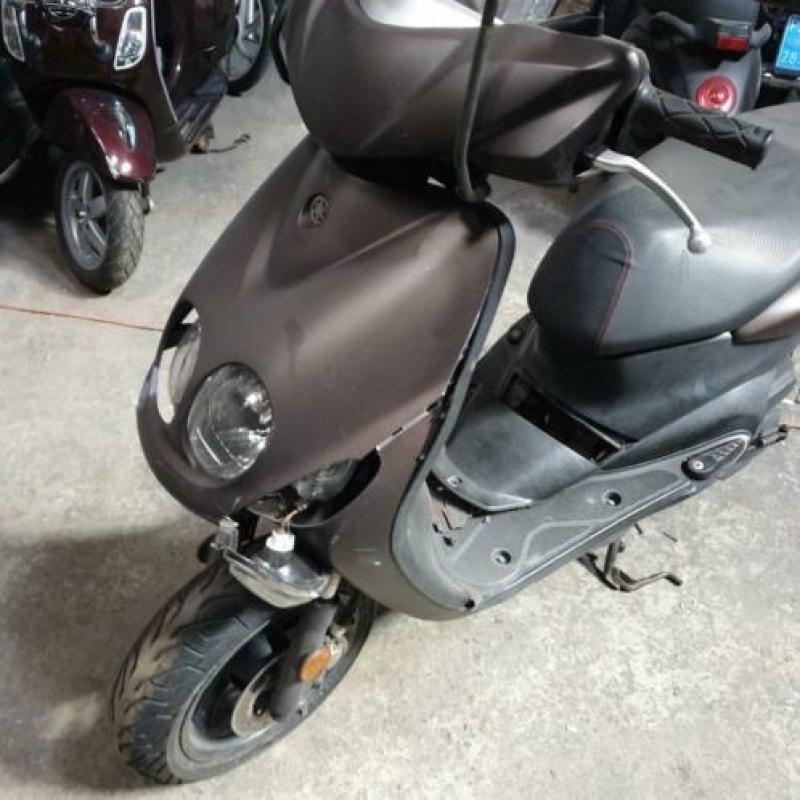 Yamaha Neo's 4-takt opknapper/schade scooter.