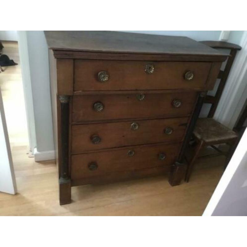 Antieke kast met lades H102xB96xD46