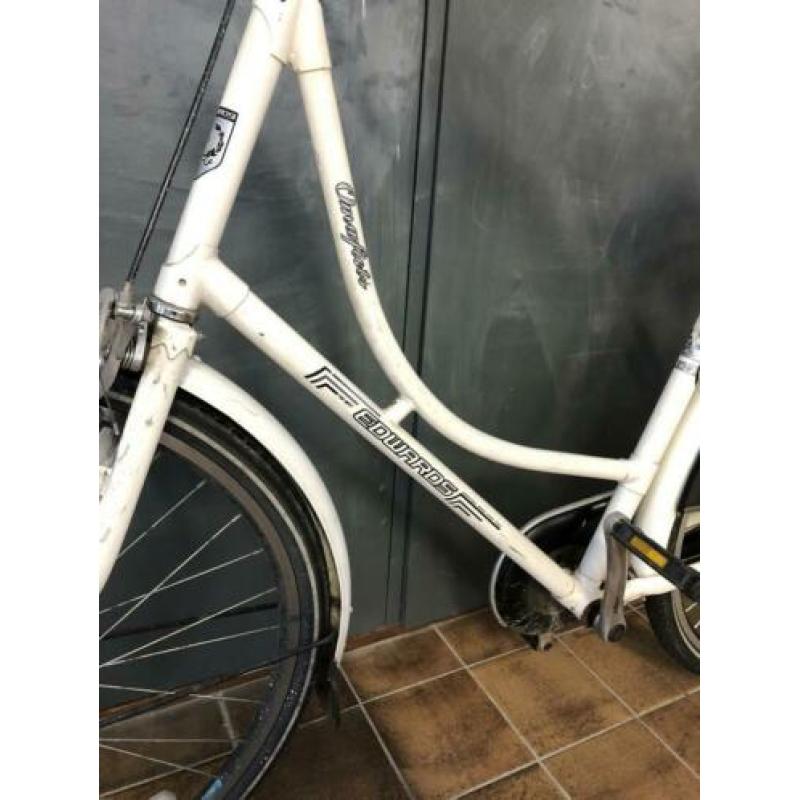 Geheel opgeknapte oma fiets