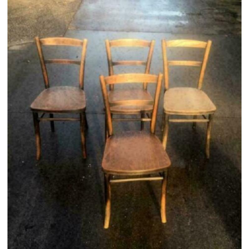 Brocante houten stoel / nog 1 stuks beschikbaar