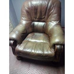 Mooie leren relax fauteuil, bruin leer met hout afgewerkt