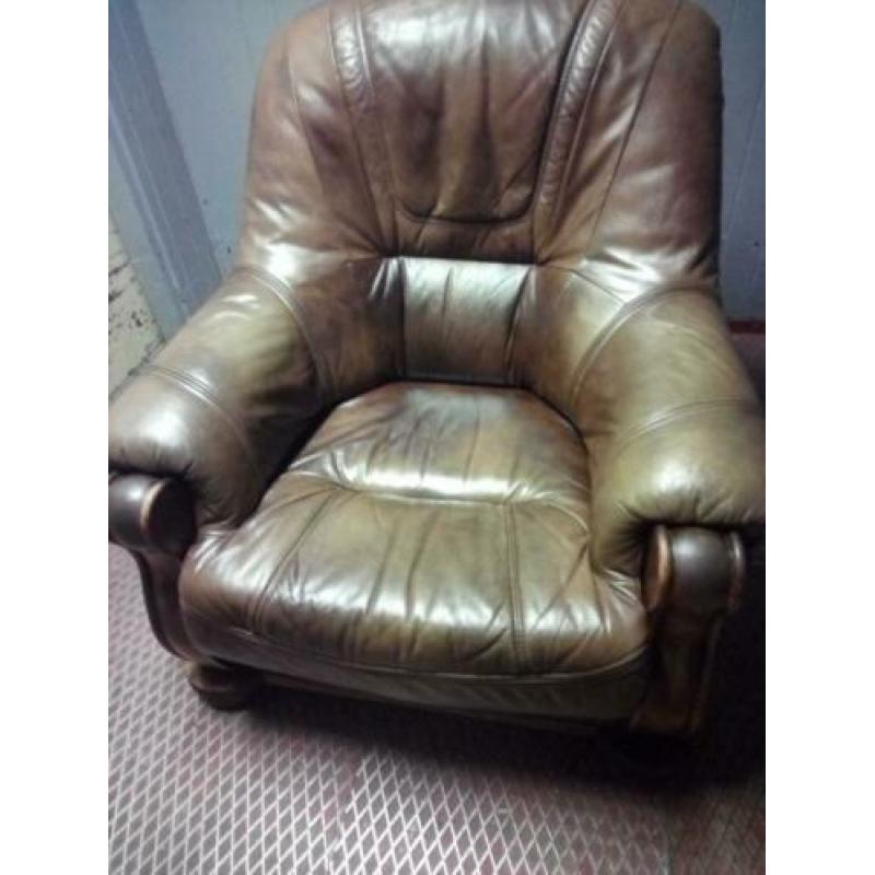 Mooie leren relax fauteuil, bruin leer met hout afgewerkt