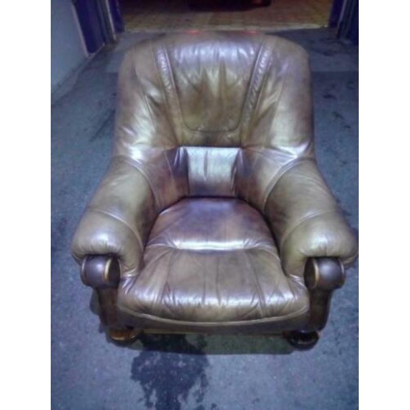 Mooie leren relax fauteuil, bruin leer met hout afgewerkt