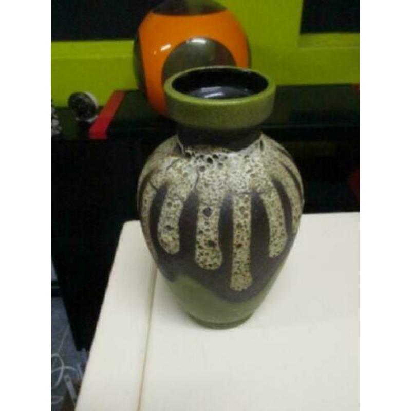 jaren 70 design vazen groen retro 26 cm en 12 cm hoog