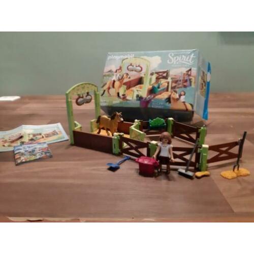 Playmobil spirit en lucky met doos