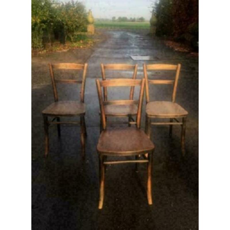 Brocante houten stoel / nog 1 stuks beschikbaar