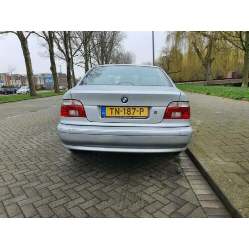 BMW 5-Serie 2.2 I 520 AUT 2002 Grijs