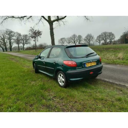Peugeot 206 1.6 XT 5D 2000 Groen LPG G3 met panorama dak