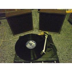 Erres platenspeler met 2 luidsprekers goed werkend (philips)