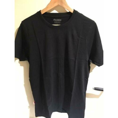 Aussiebum zwart t-shirt merk aan onderzijde, maat L NIEUW
