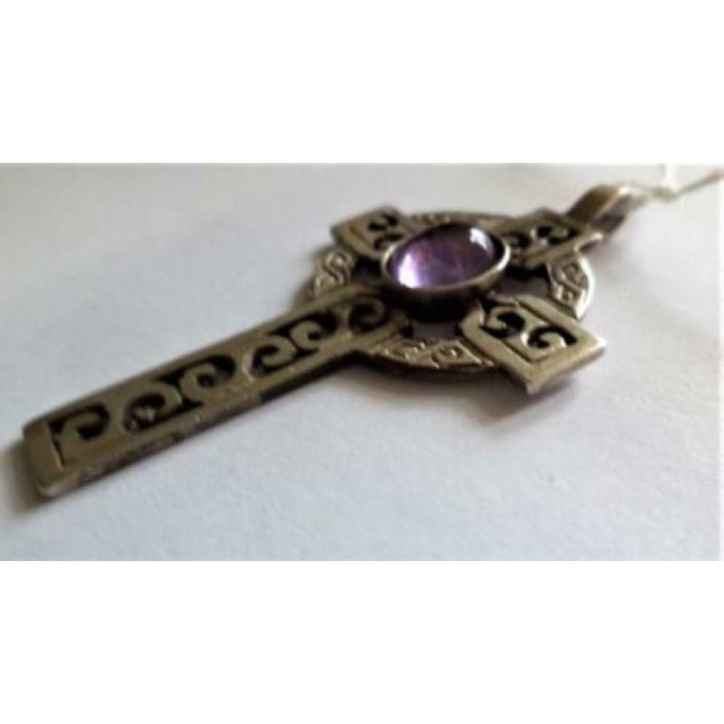 Pracht vintage sterling zilveren Keltisch kruis met amethist