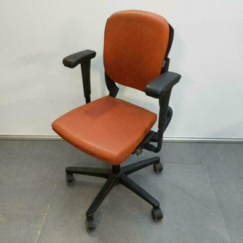 Ahrend 230 bureaustoel met skai bekleding oranje/bruin
