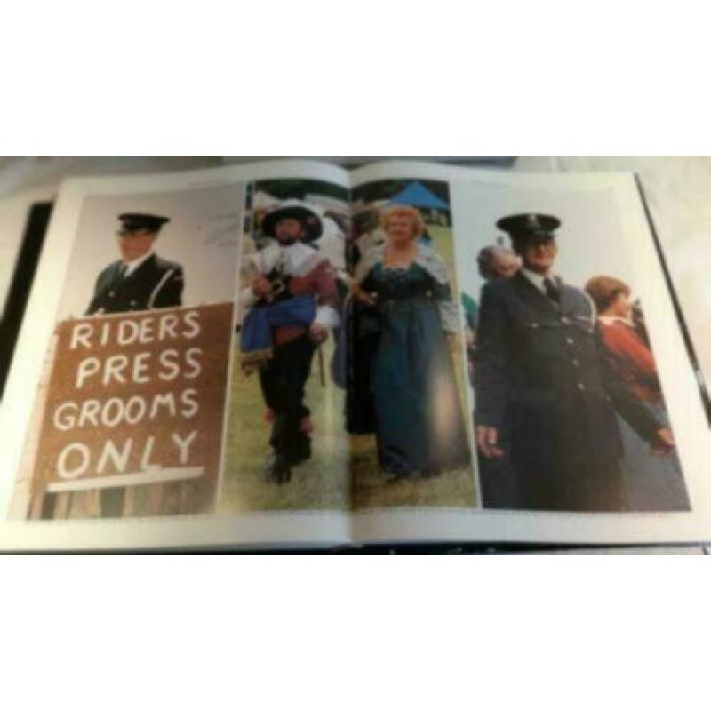 Das Dressur Pferd (German Edition) (Hardcover)IZGS 2 stuks