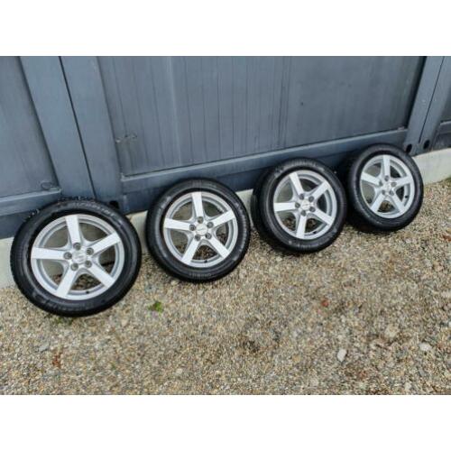 4x Zeer nette Michelin 205/55R16 6mm + Enzo alu velgen