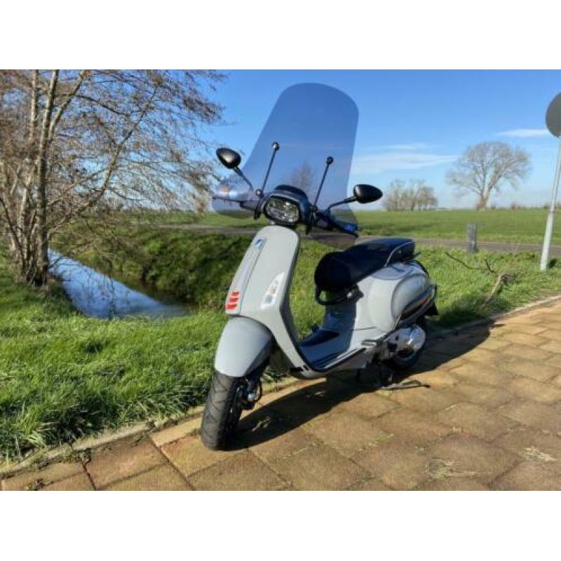 Vespa sprint iget snor 2150km 08/2018 1e eigenaar