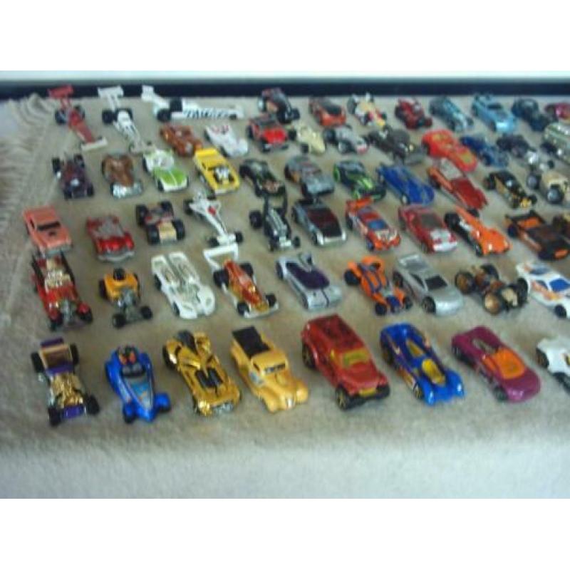 120 Hot Wheels wij ruimen op