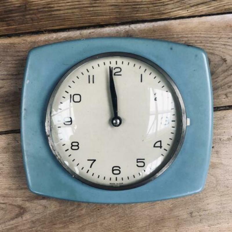 Vintage klok, klokje, DRR, wandklok, klokken, uurwerk, oude