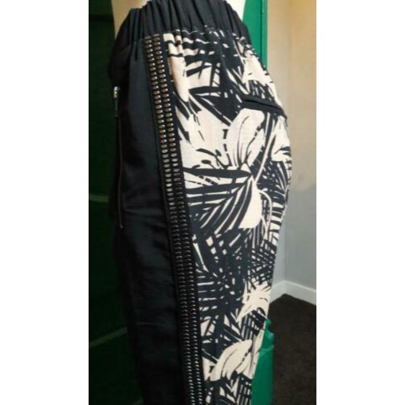Gave broek van NU Denmark, maat S