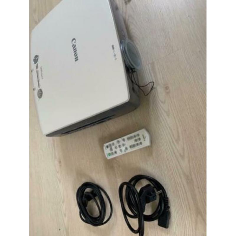 Canon Xeed SX80 Mark II Beamer