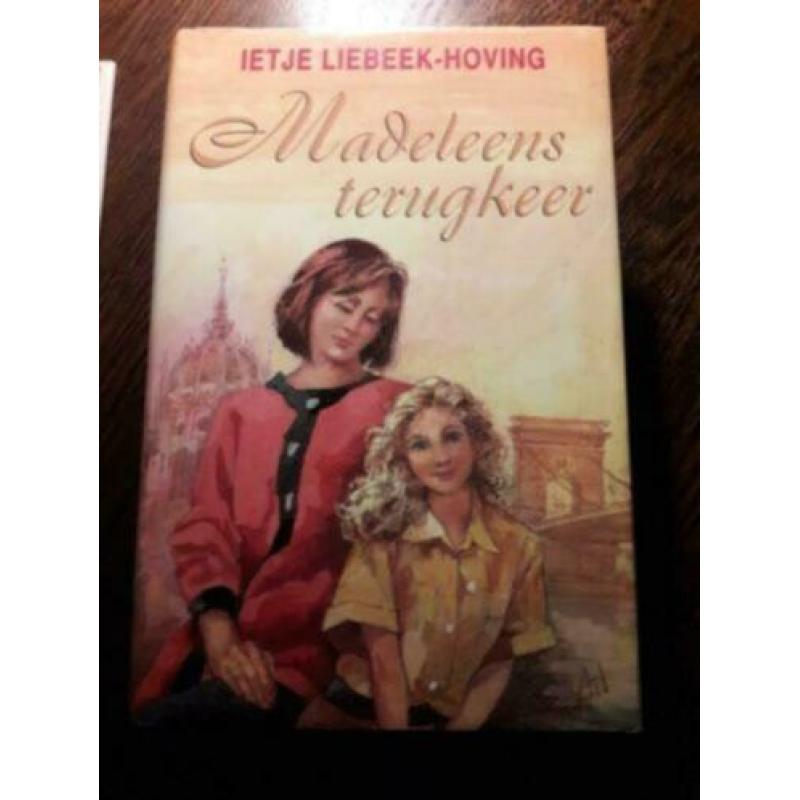 gr3 STREEKROMANS - DIVERSE AUTEURS EN TITELS