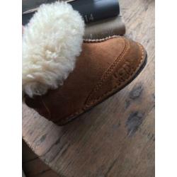 Baby UGG maat S