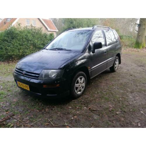 Mitsubishi Space-Runner 2.0 GLX 2000 Zwart