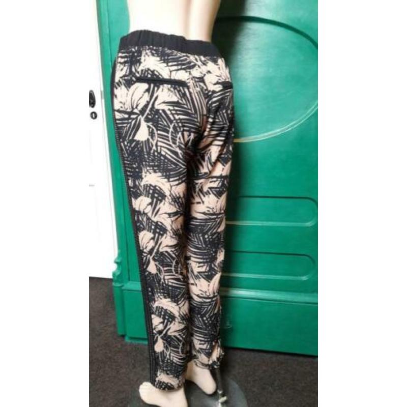 Gave broek van NU Denmark, maat S