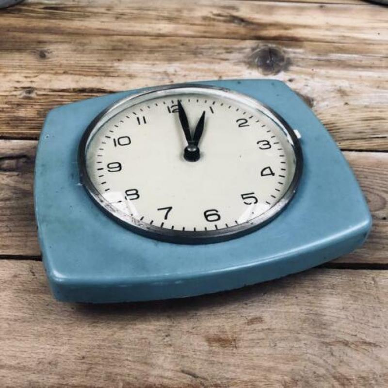 Vintage klok, klokje, DRR, wandklok, klokken, uurwerk, oude