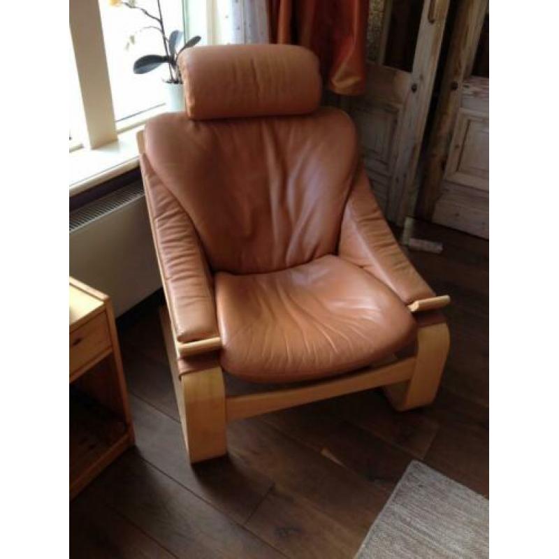 Mooie leren lederen handgemaakte zetel fauteuil Nelo cognac