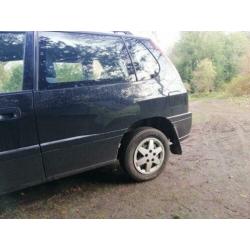 Mitsubishi Space-Runner 2.0 GLX 2000 Zwart