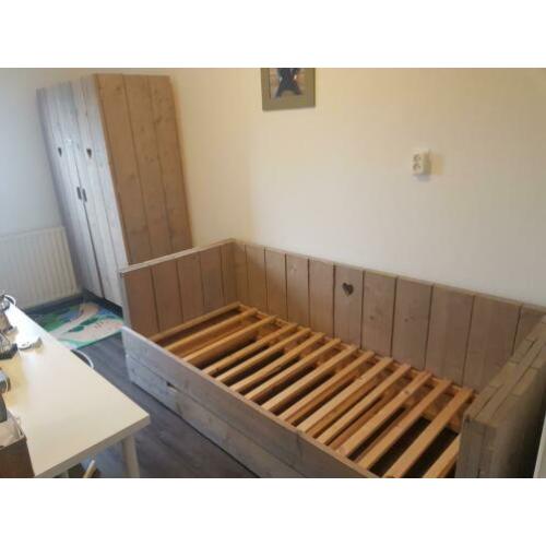 Steigerhouten bed plus kast
