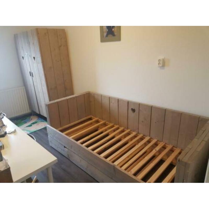 Steigerhouten bed plus kast