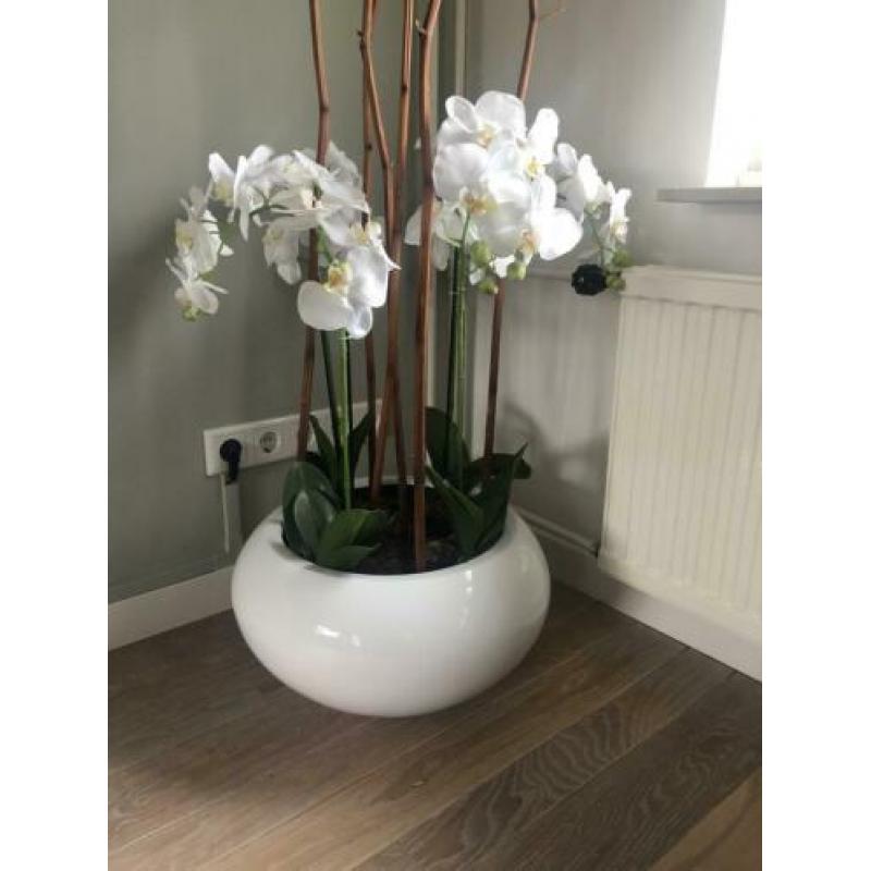 Groot (kunst) bloemstuk van Orchideeën