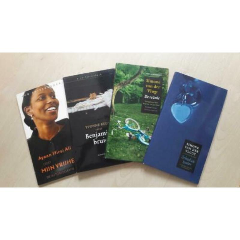 16 luisterboeken o.a. K.Hosseini, J. Siebelink, S.vd Vlught