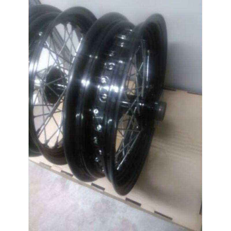 16 inch zwarte spaakwielen bobber harley