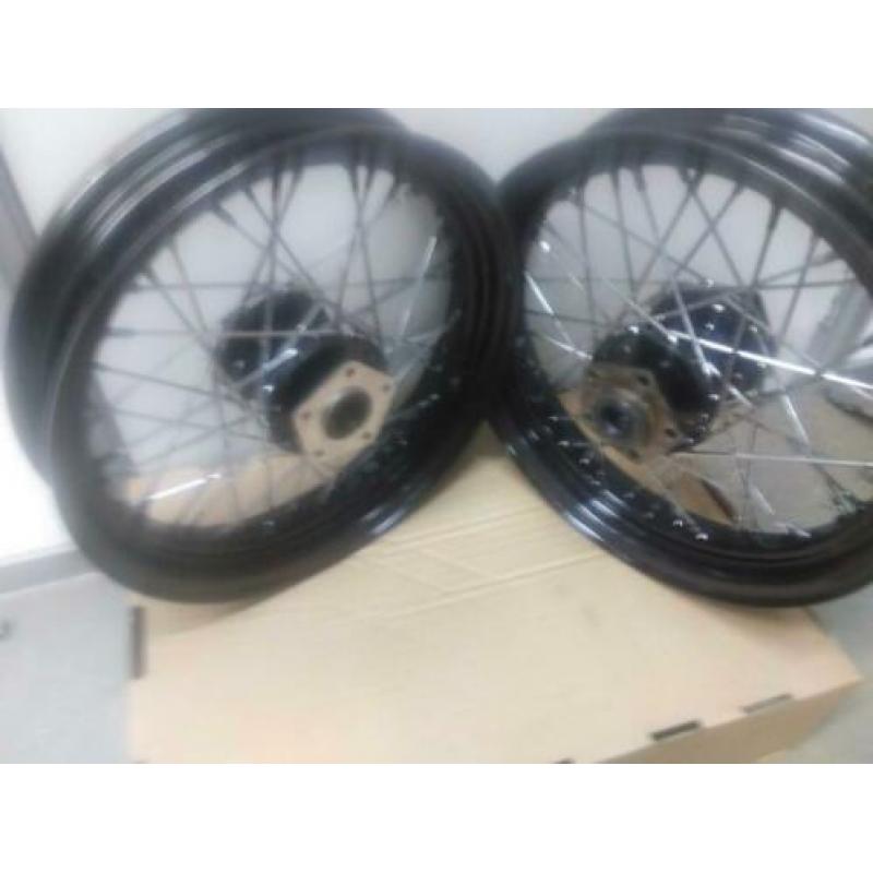 16 inch zwarte spaakwielen bobber harley