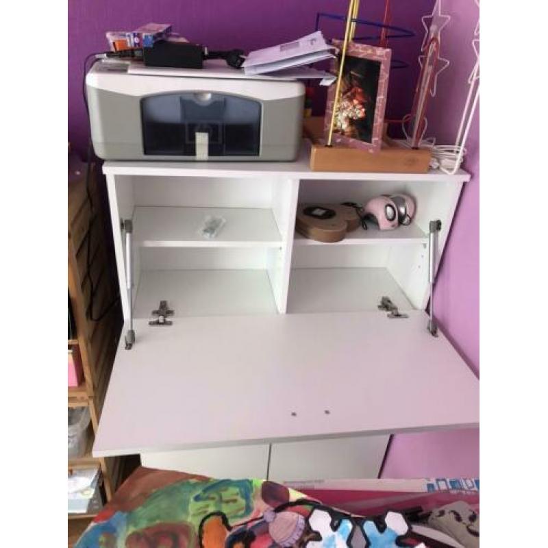 Witte secretaire