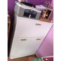 Witte secretaire