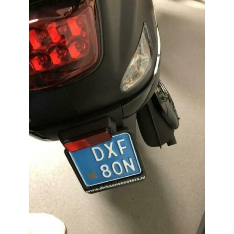 NIEUW, NUL KM!! Scooter (snor) compleet.