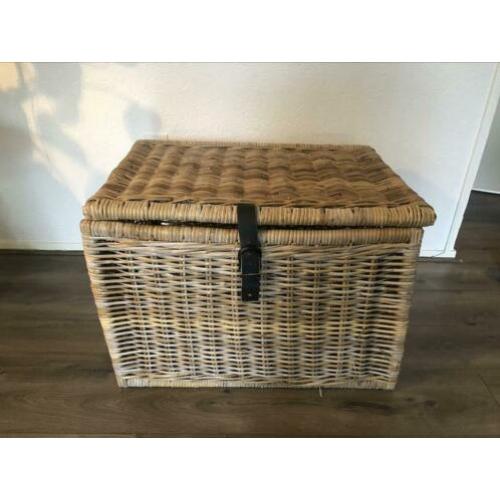 Speelgoed mand/ rieten mand/ dekenkist