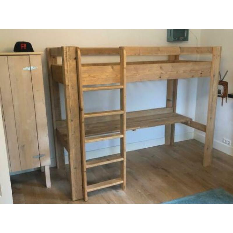 Prachtige steigerhouten hoogslaper (matrasmaat 80x190)
