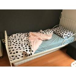 Bed 200x80 cm. Wit. (KAN in combinatie met bureau)