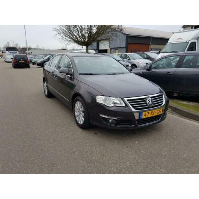 Volkswagen Passat 2.0 TDI Highline 103kw 6-Bak Sedan Bj: 200