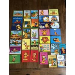 Garfield. Partij van 34 ansichtkaarten.