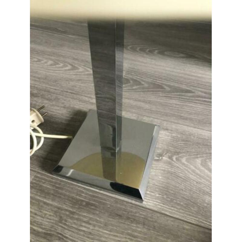 Lamp op chroom voet