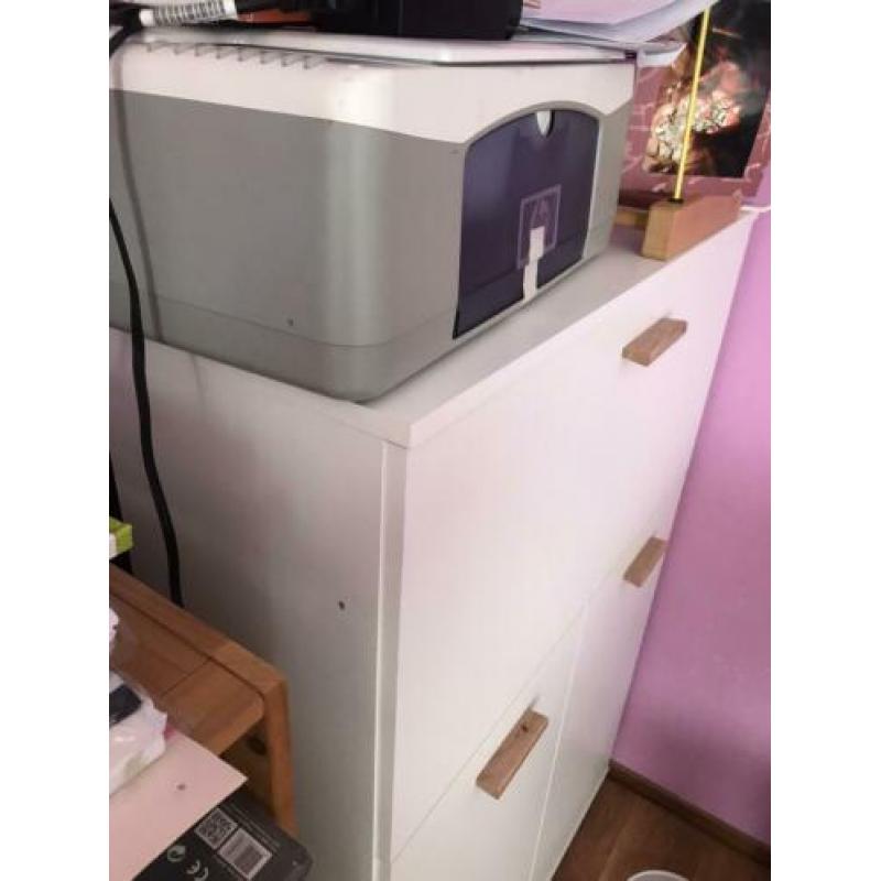 Witte secretaire