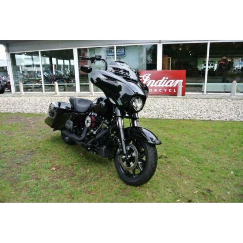 Harley-Davidson Ultra Classic FLHTCU Ultra Glide Bagger Stre