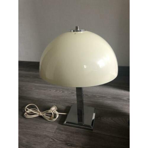 Lamp op chroom voet